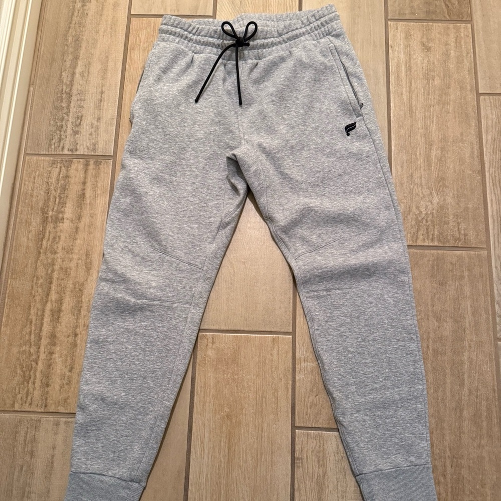 Fabletics Men’s Gray Jogger Pants Sz Small